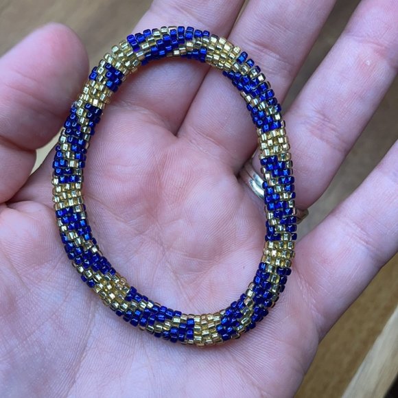 Unique geo bead pattern bracelet - Picture 2 of 5